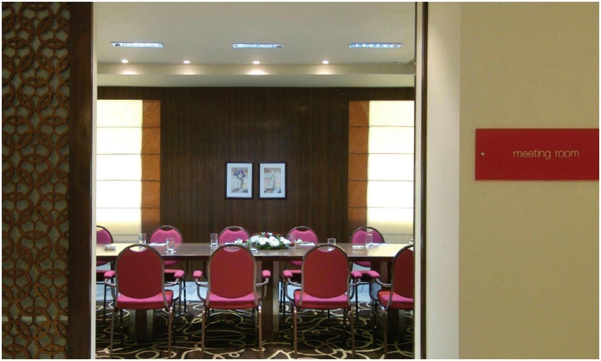 Vivanta Vijayawada, Mg Road Экстерьер фото