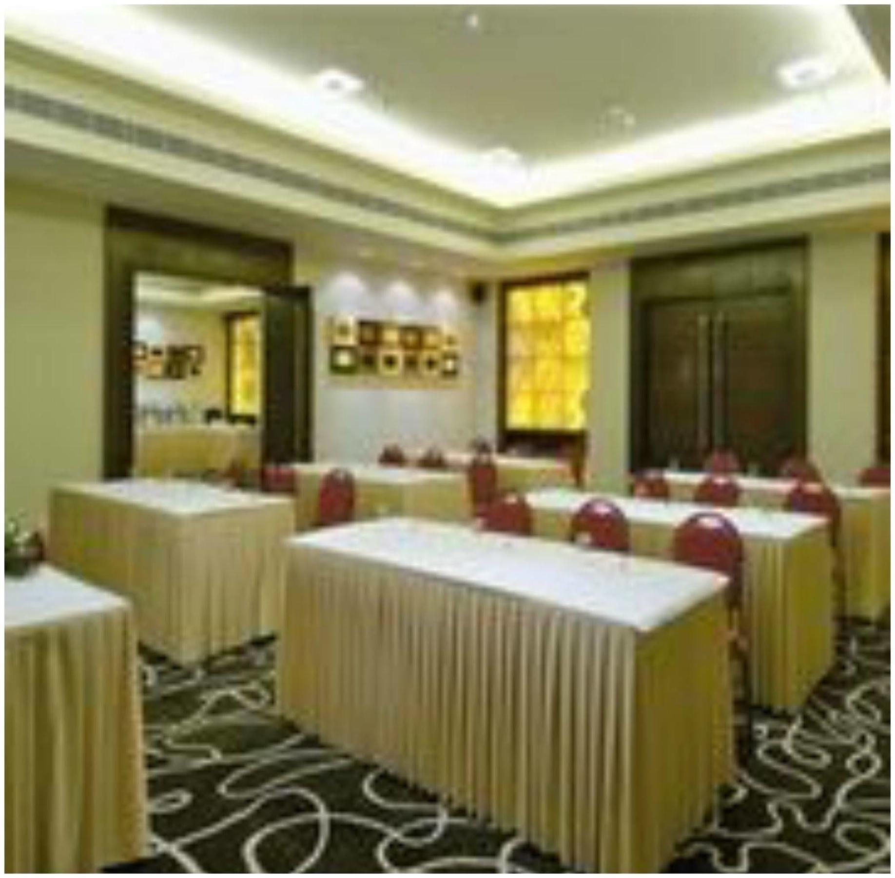 Vivanta Vijayawada, Mg Road Экстерьер фото